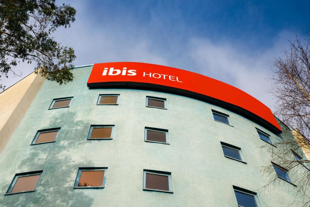 Ibis London Heathrow Terminal 5 Hotel Hillingdon Exterior photo